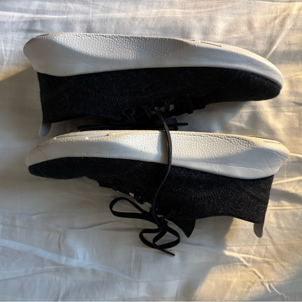 allbirds Women’s SuperLight Wool Runners - Picture 6 of 9